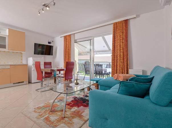 Apartments Villa Slavica Ičići Exterior foto